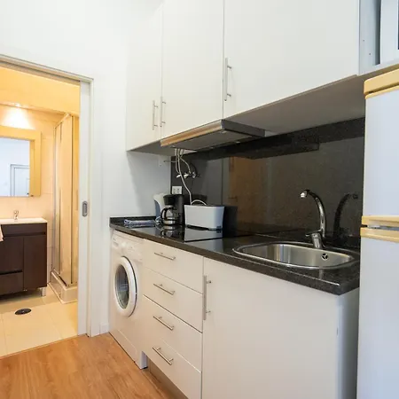 Apartament Mouraria, Center, Tram & Metro *