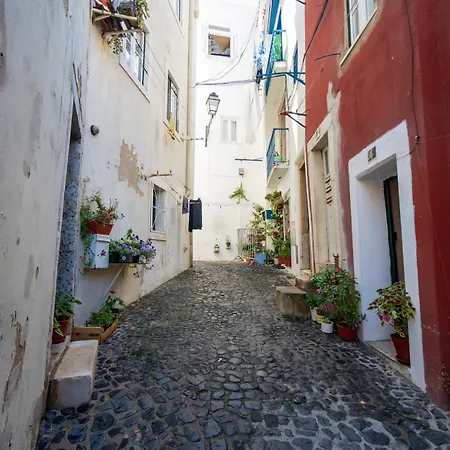 Mouraria, Center, Tram&metro